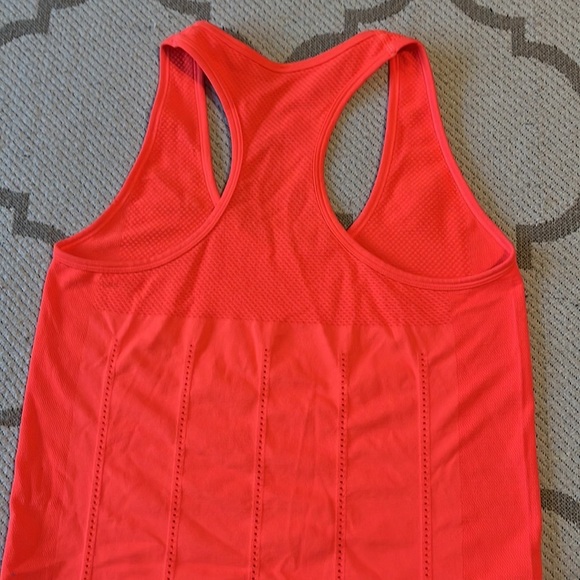 Fabletics Delta Seamless Tank, hot orange - Picture 11 of 17